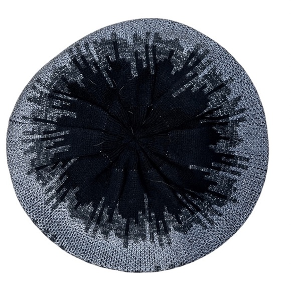 Calvin Klein Barre Hat with city skyline design - Picture 1 of 3